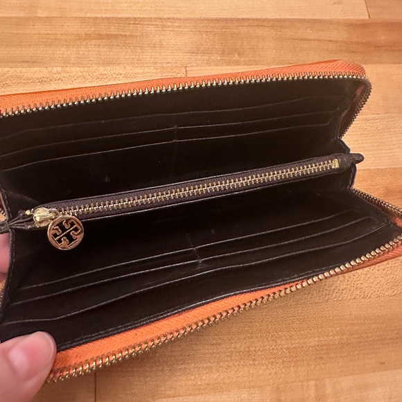 Tory Burch Zip Continental wallet Orange patent leather w/pink leather moniker - Picture 8 of 14